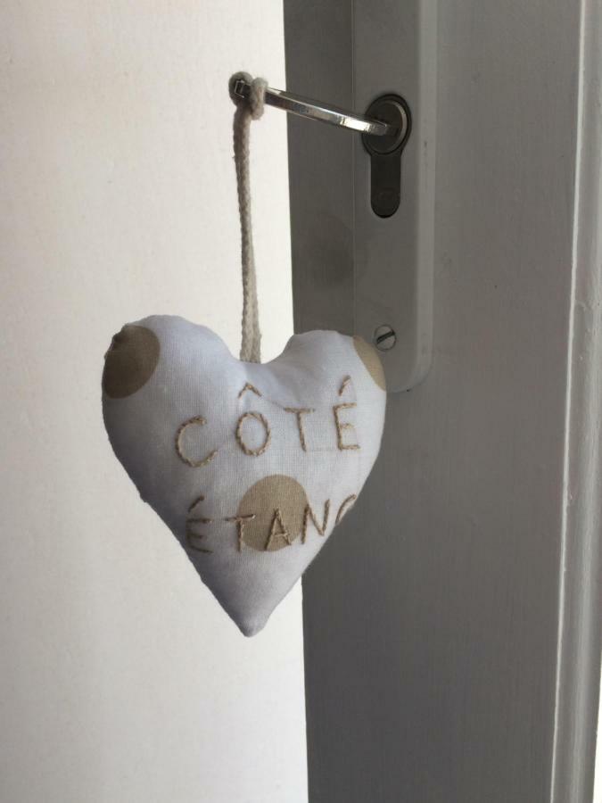 Le Petit Monty Gite Cote Etang Saint-Malo-du-Bois エクステリア 写真