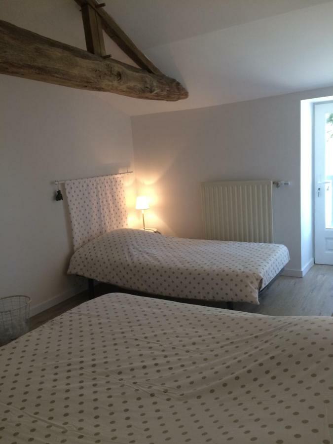 Le Petit Monty Gite Cote Etang Saint-Malo-du-Bois エクステリア 写真
