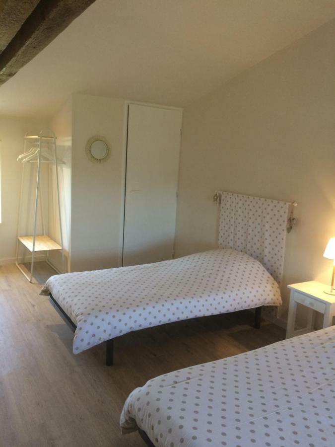 Le Petit Monty Gite Cote Etang Saint-Malo-du-Bois エクステリア 写真