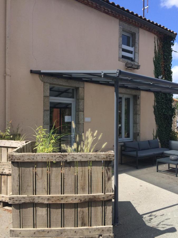 Le Petit Monty Gite Cote Etang Saint-Malo-du-Bois エクステリア 写真